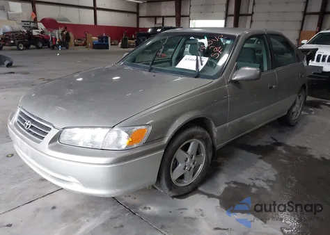 2001 Toyota Camry Le z USA, uszkodzony, nr VIN JT2BG22K110594901